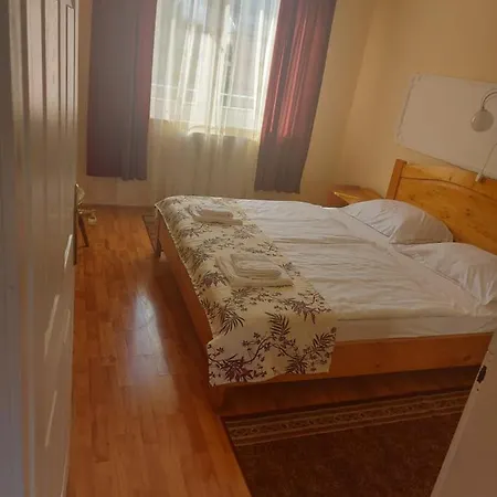 Korona***es Etterem Hotel